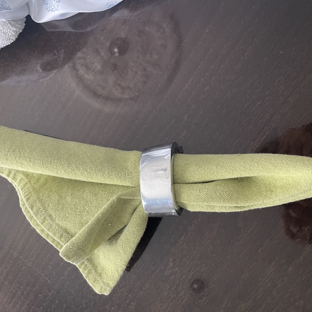 Contemporary, Sliver Napkin Rings - Picture 2 of 2